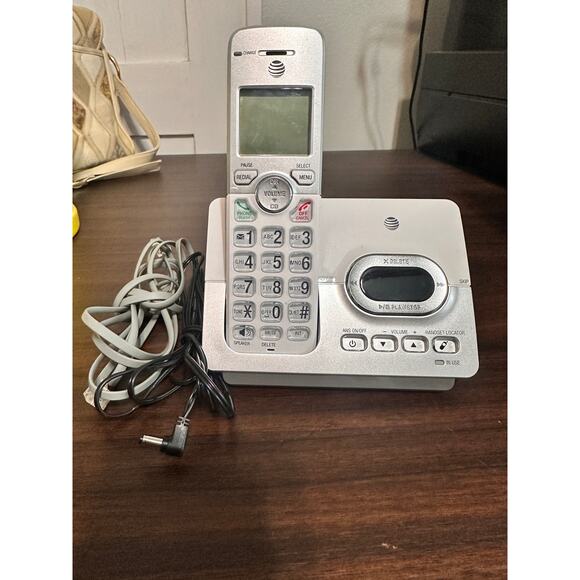 AT&T EL52103 Digital Answering Machine Cordless Phone System - Pre-Owned - Picture 4 of 6